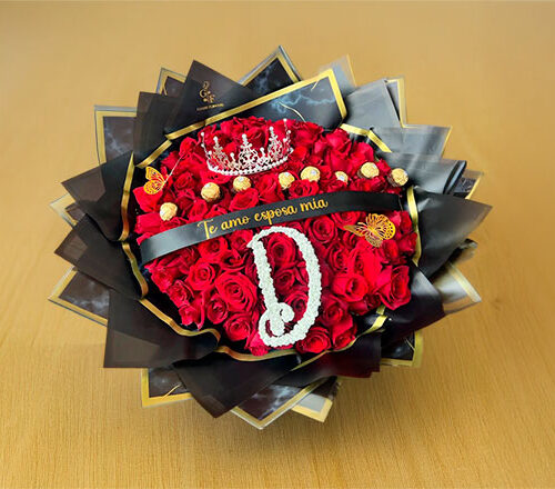 Bouquet of 100 roses with wreath and ribbon