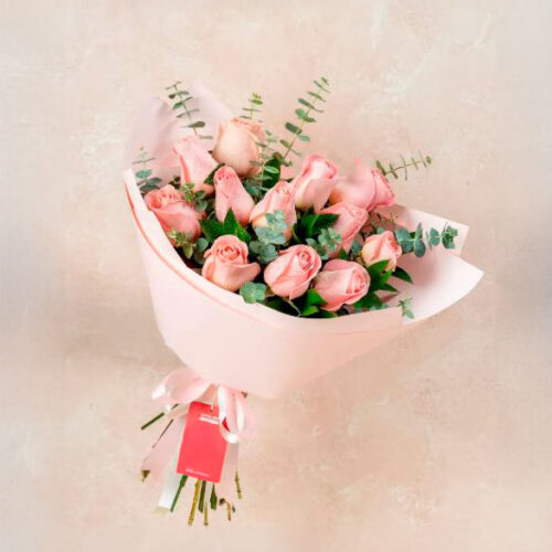 Bouquet of 12 pink roses