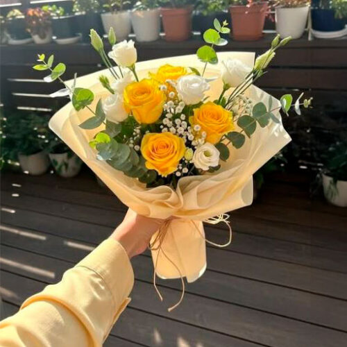 Bouquet of yellow roses